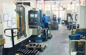2、Machining Workshop For Valve Body