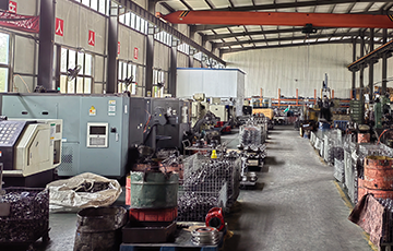 4、Machining Workshop For Iron Parts